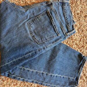 Old Navy High-Rise Barrel Leg Blue Jeans